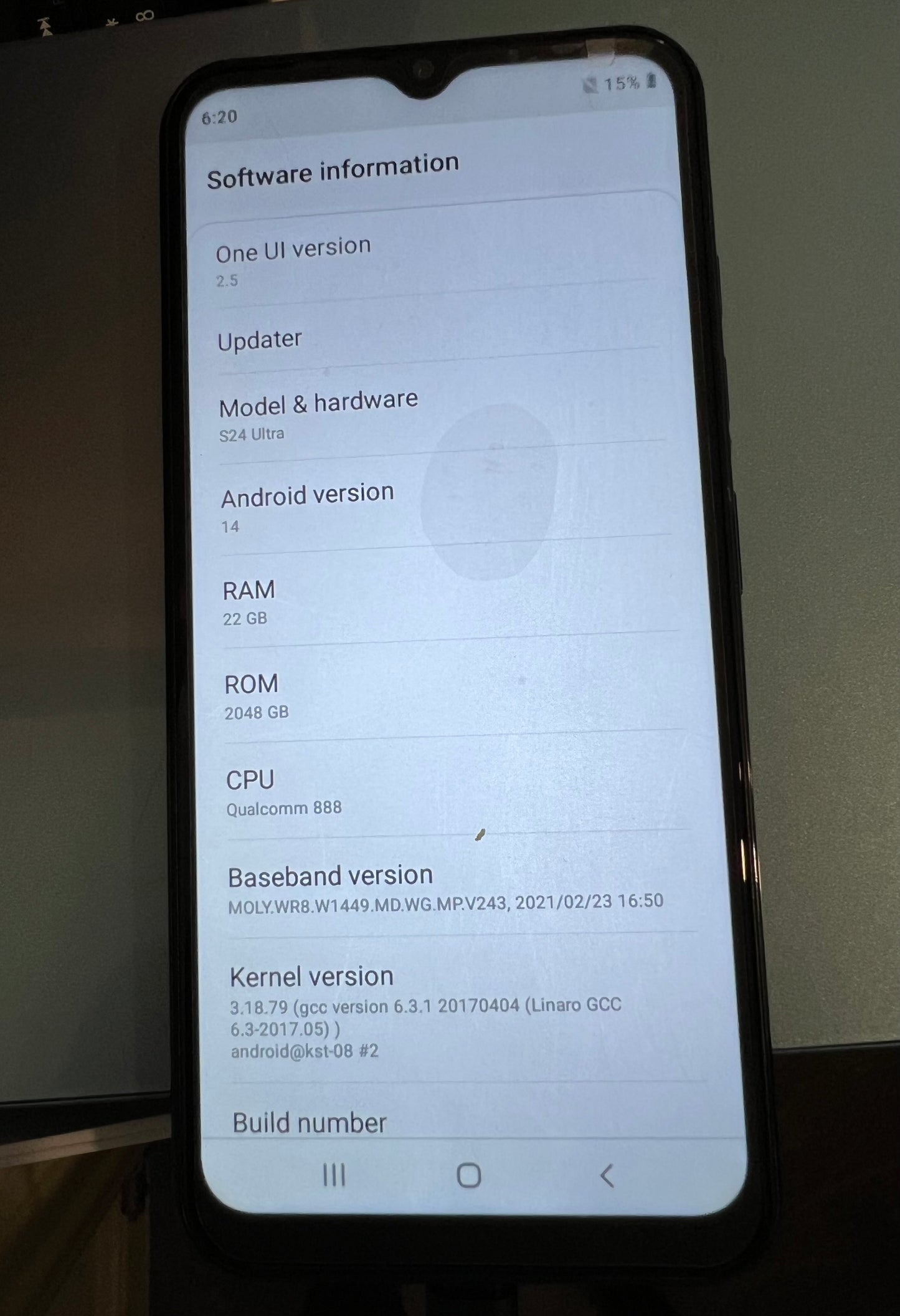 S24 Android Phone, slight crack