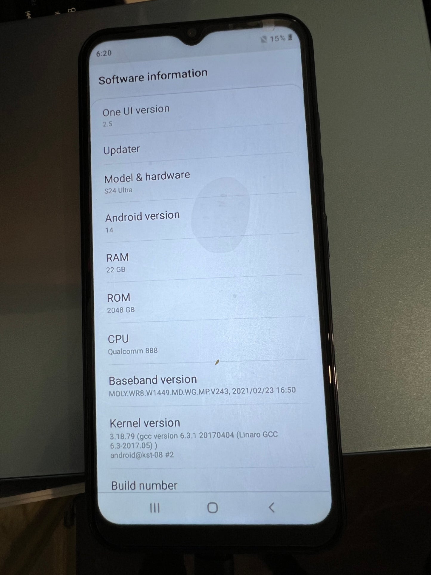 S24 Android Phone, slight crack